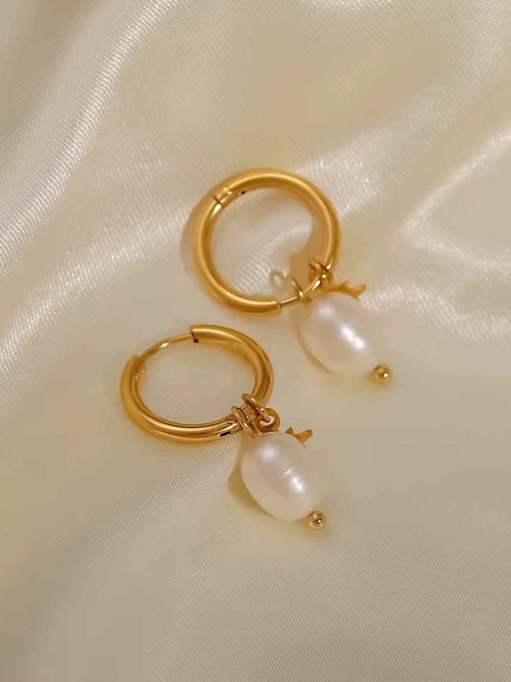18K Gold Plated Freshwater Pearl Star Charm Hoop Earrings - Picture 5 of 9